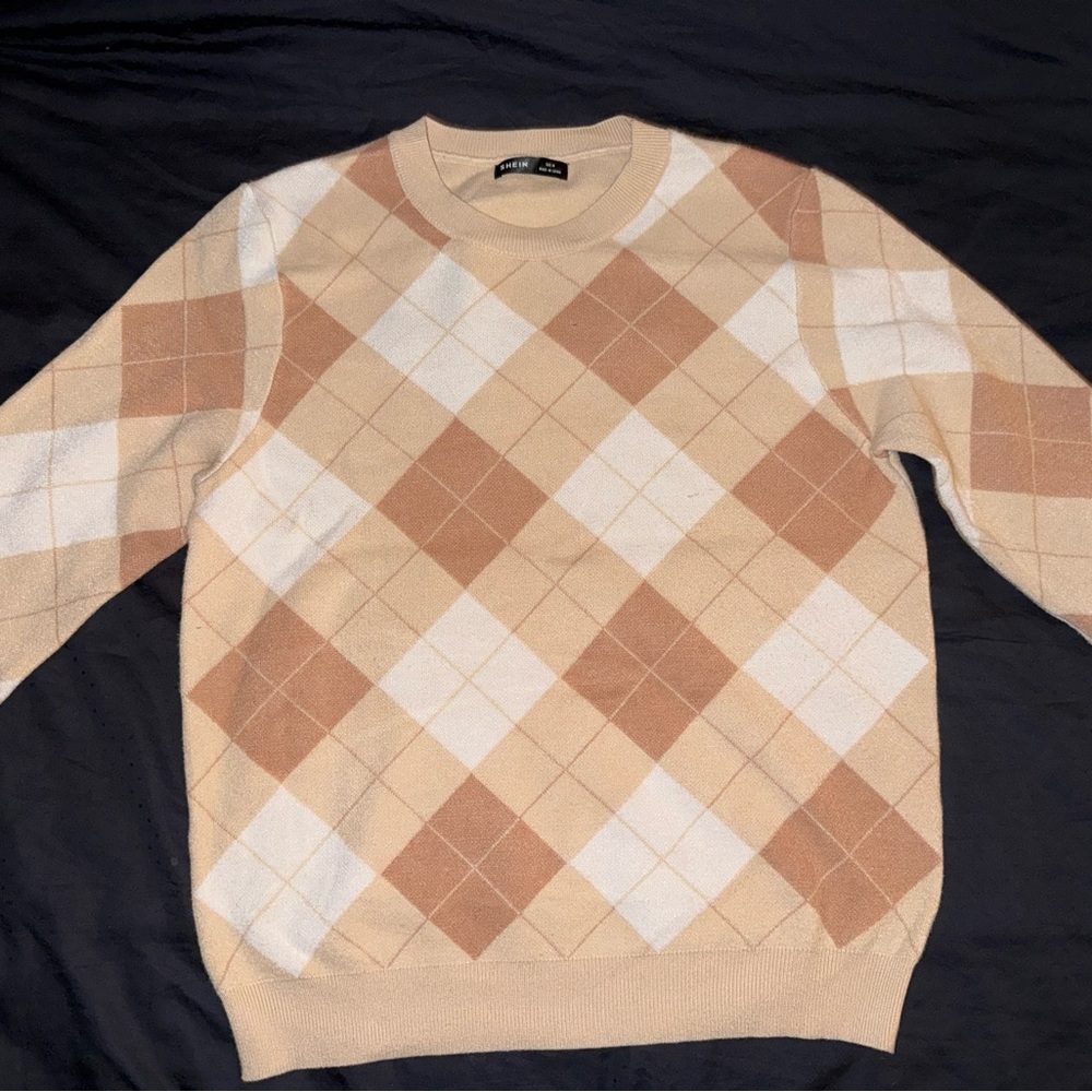 SHEIN Men's Argyle Crewneck Sweater in Brown and White